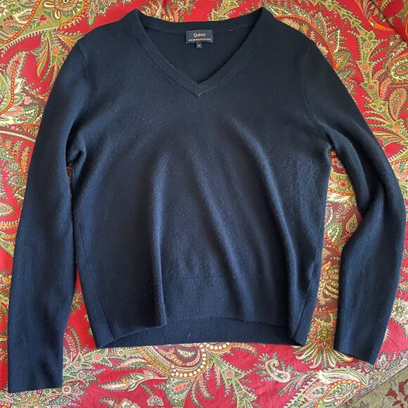 Quince Sweaters - Women's Quince Mongolian Cashmere V-Neck Sweater Black Medium EUC!!!